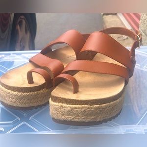 Bella Vita 51-1454 Women’s Brown Leather Ankle Strap Platform Sandals Size 8N